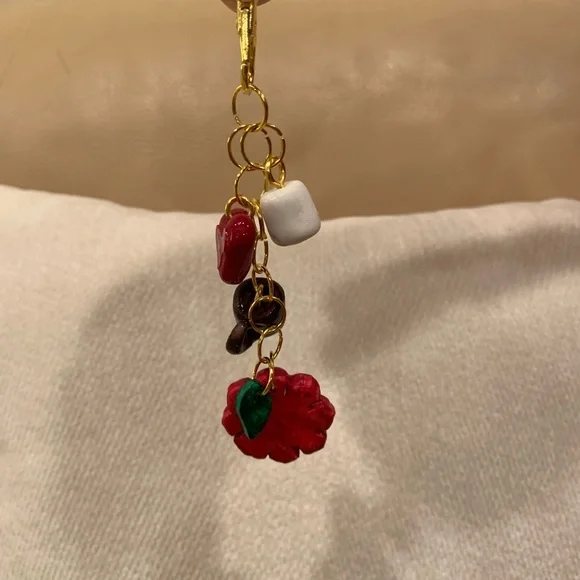 Bag Charm Keychain with Heart and Flower - Picture 4 of 5